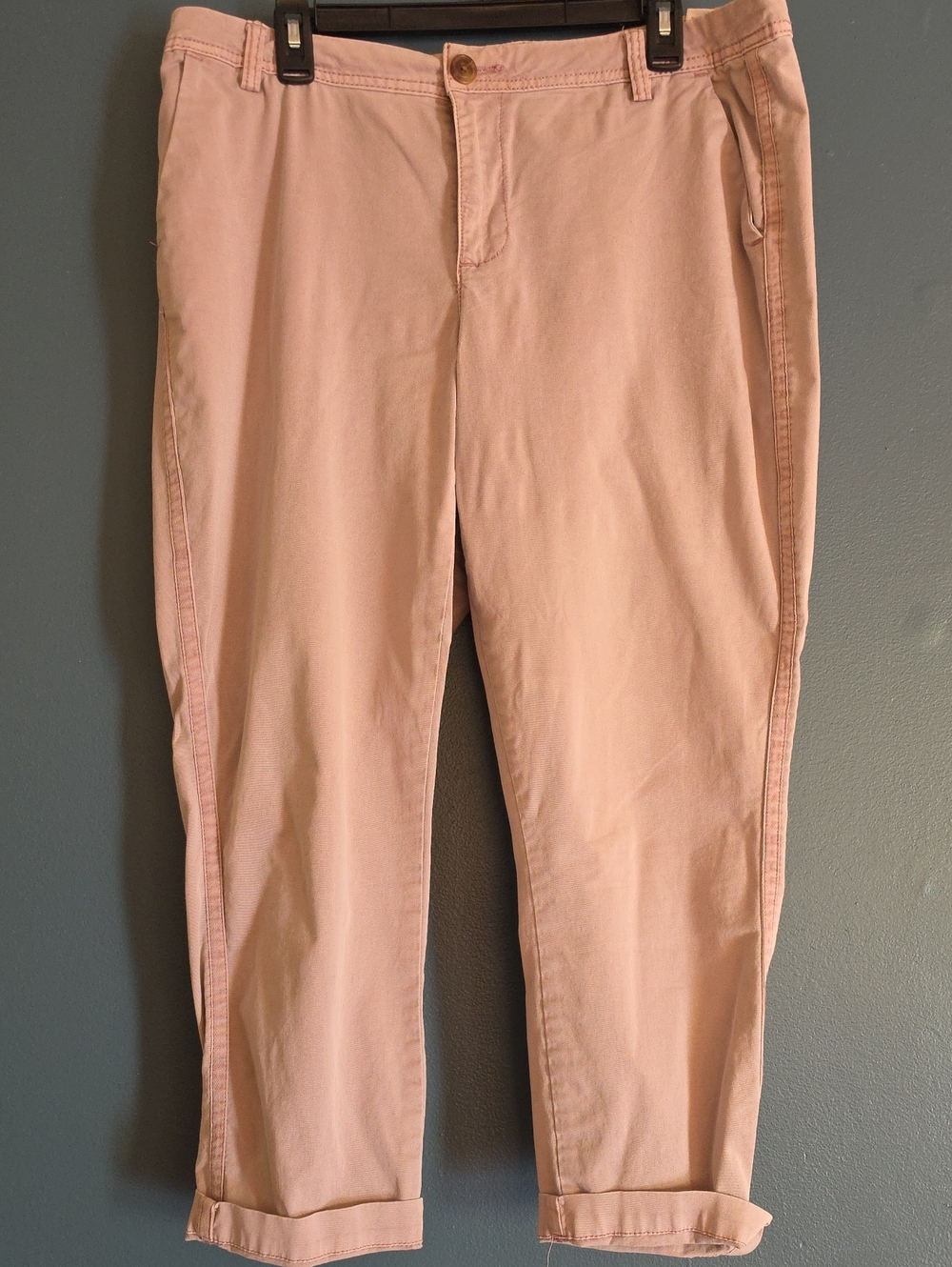 Women's Lightweight Chino Capri in Light Pink